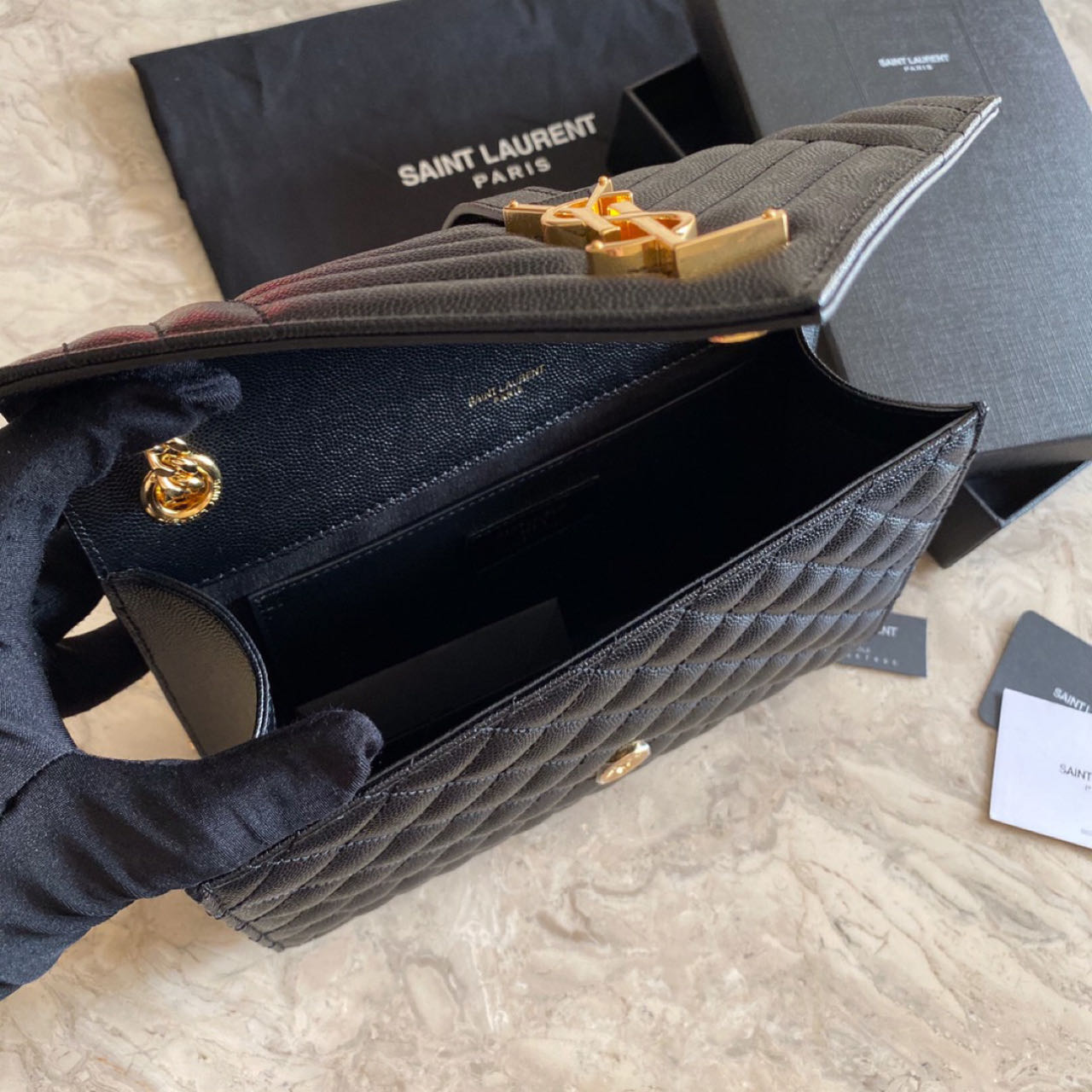 Saint Laurent Shoulder Bag (24-17.5-6cm) - FashionPlug