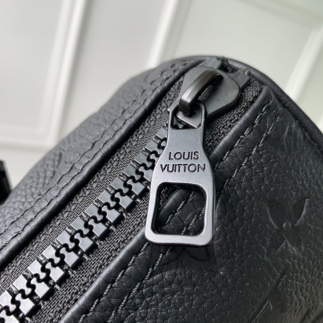 Louis Vuitton CKeepall Bandoulière 25 Taurillon Monogram (25x15x11CM)   M20900 - FashionPlug