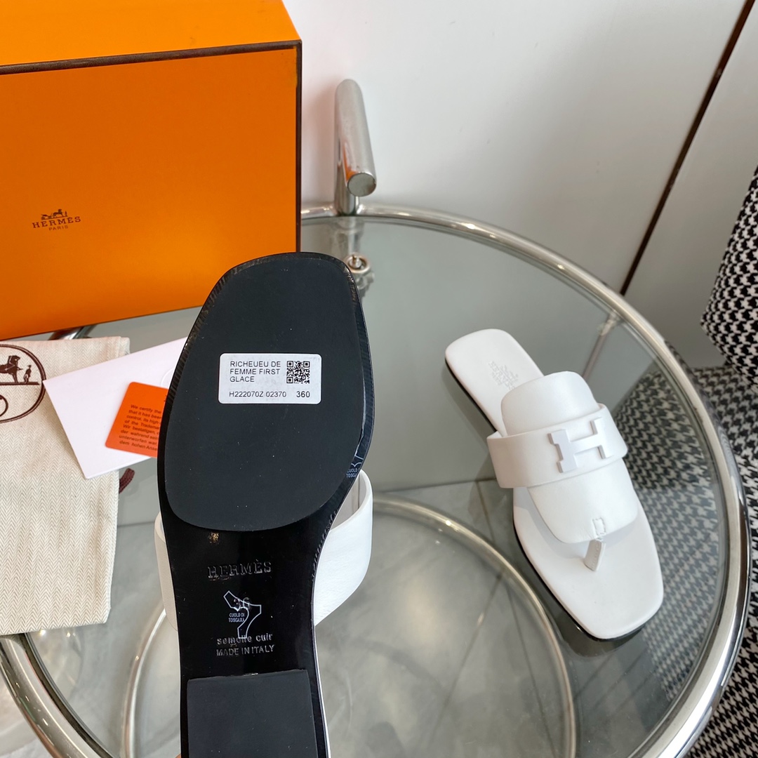 Hermes Galerie Sandal - FashionPlug