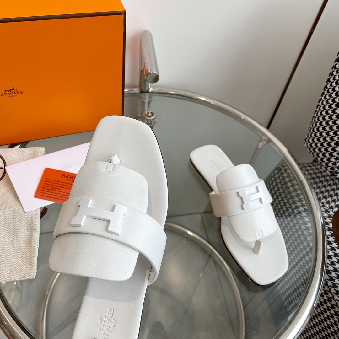 Hermes Galerie Sandal - FashionPlug