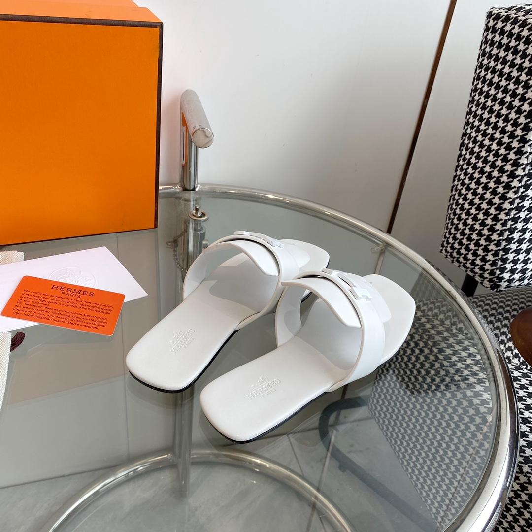 Hermes Galerie Sandal - FashionPlug