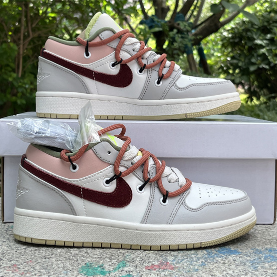 Air Jordan 1 Low Sneaker      FD9906-131  - FashionPlug