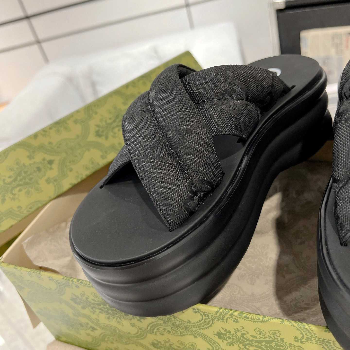 Gucci Women's GG Platform Slide Sandal - FashionPlug