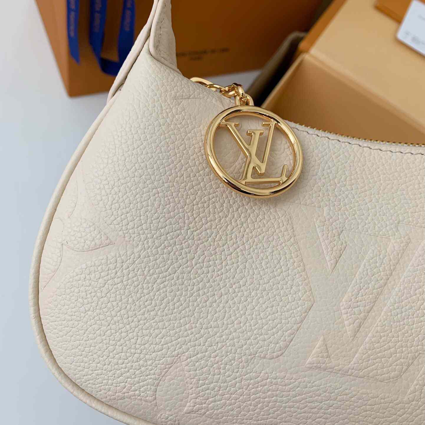 Louis Vuitton Mini Moon Monogram Empreinte (20.5*11*5cm)     M82519 - FashionPlug