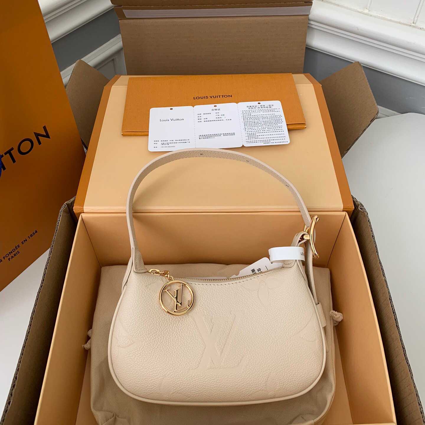 Louis Vuitton Mini Moon Monogram Empreinte (20.5*11*5cm)     M82519 - FashionPlug