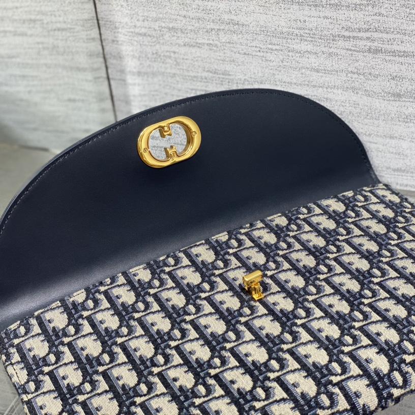 Dior 30 Montaigne Avenue Pouch With Flap  - FashionPlug