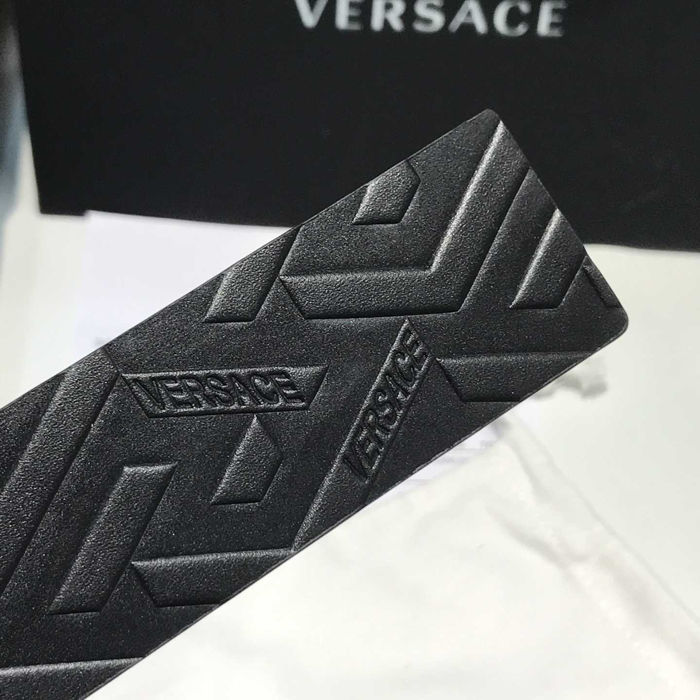 Versace Medusa Leathre Belt 38mm - FashionPlug