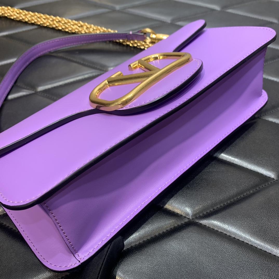 Valenti Garavani Locò Shoulder Bag (27-13-6cm) - FashionPlug