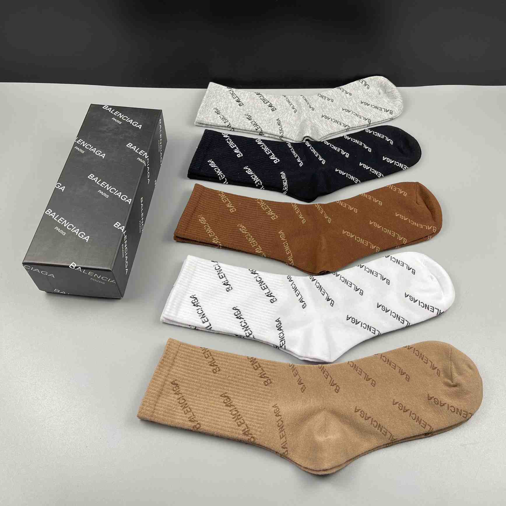 Balenciaga Socks/Box - FashionPlug