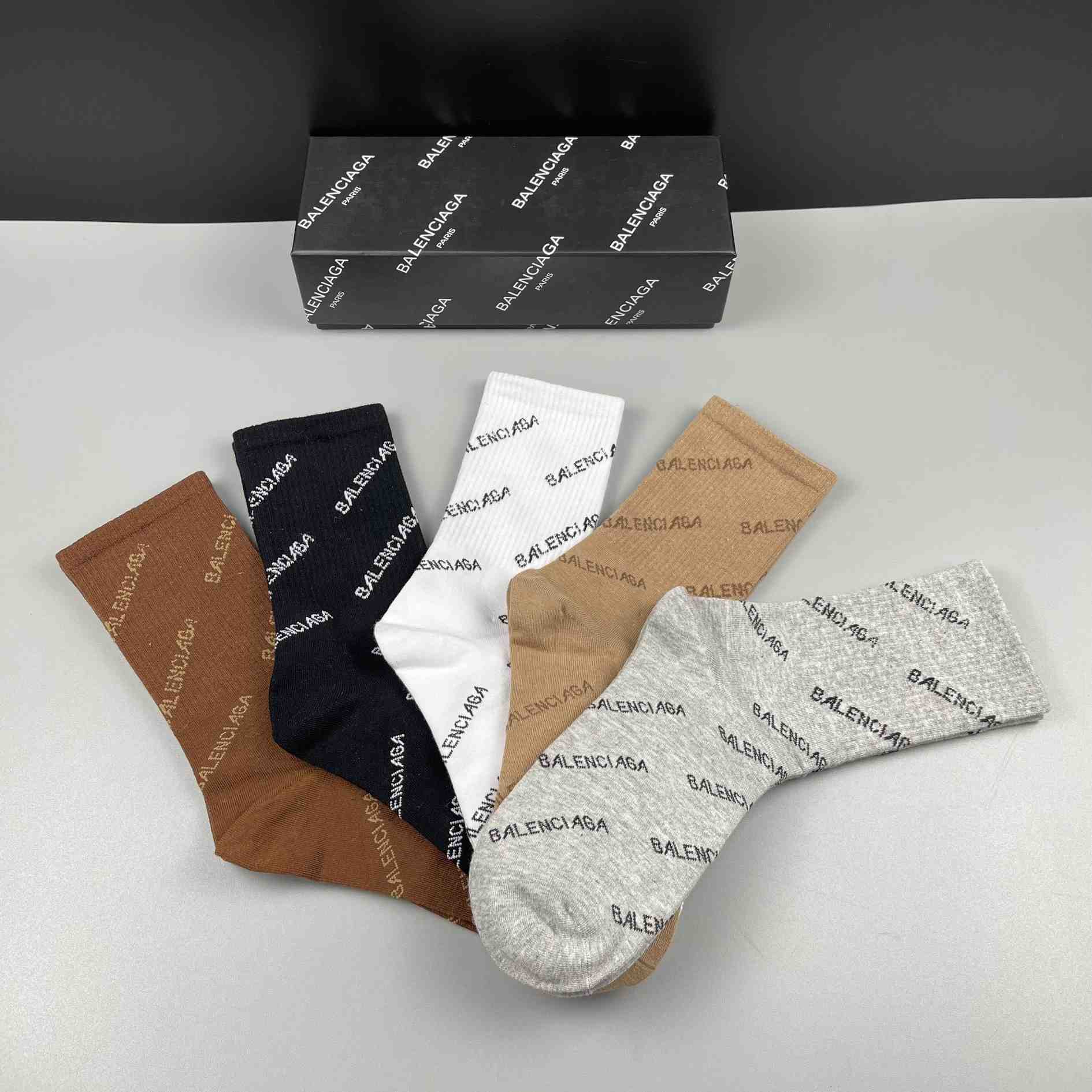 Balenciaga Socks/Box - FashionPlug