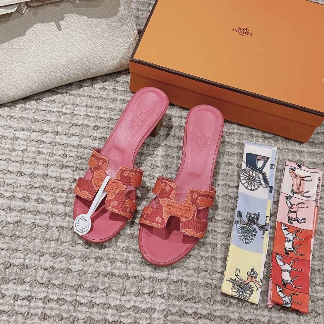 Hermes Oasis Sandal - FashionPlug