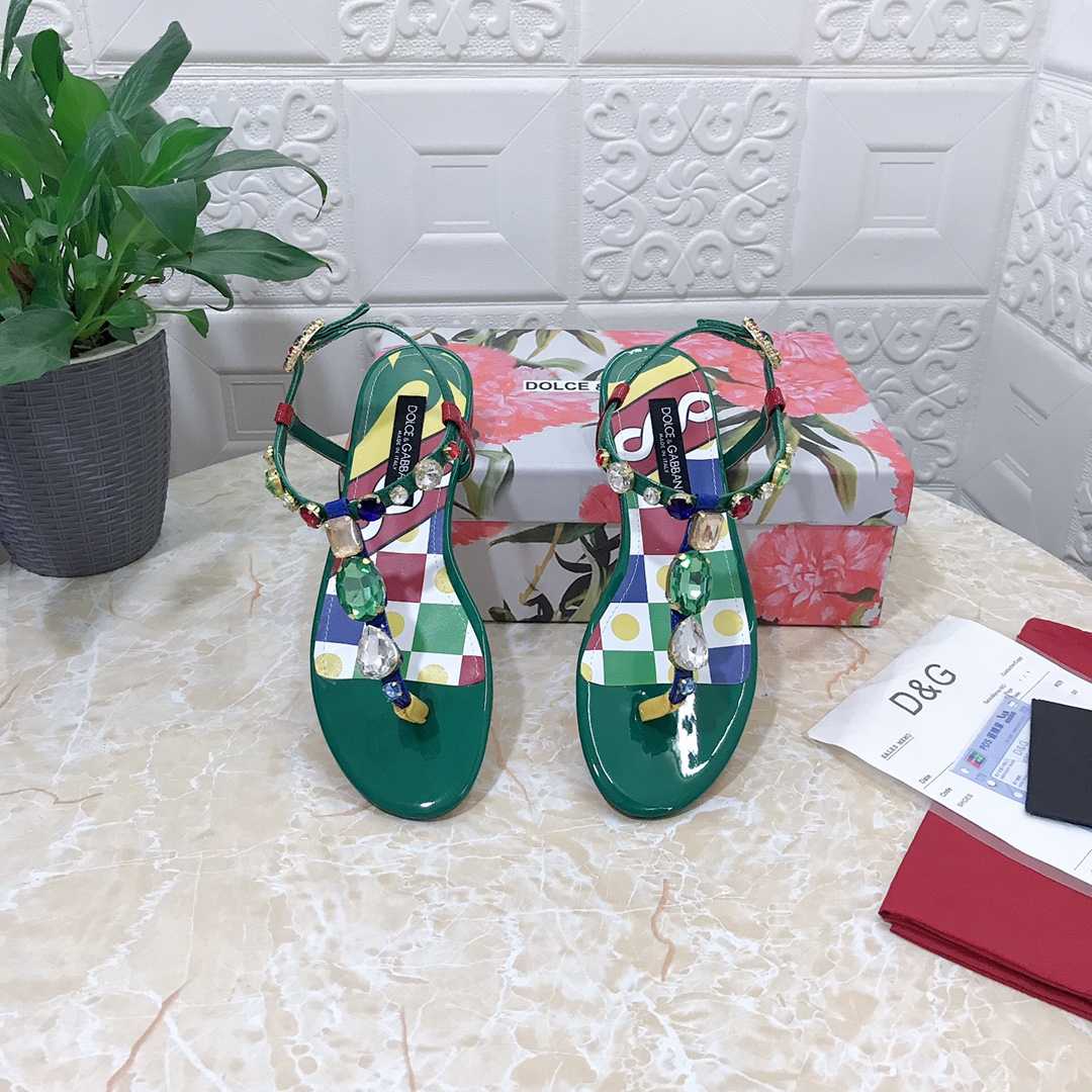 Dolce & Gabbana Patent Leather Thong Sandals - FashionPlug