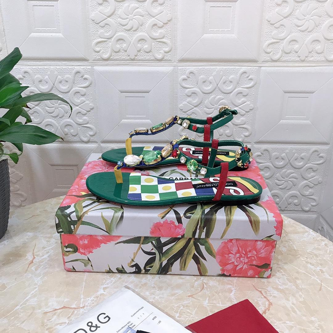 Dolce & Gabbana Patent Leather Thong Sandals - FashionPlug