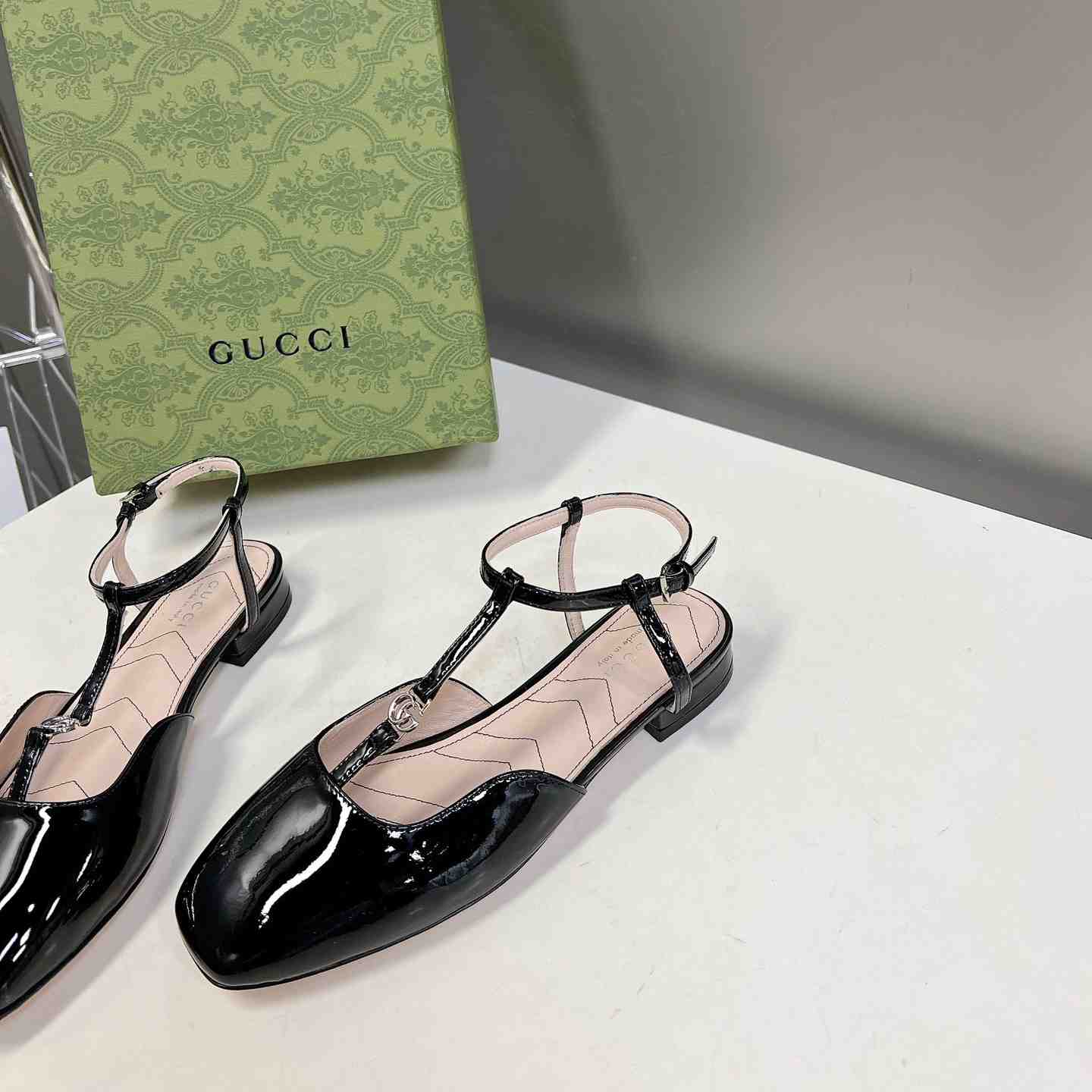 Gucci Women's Double G Ballet Flat - FashionPlug