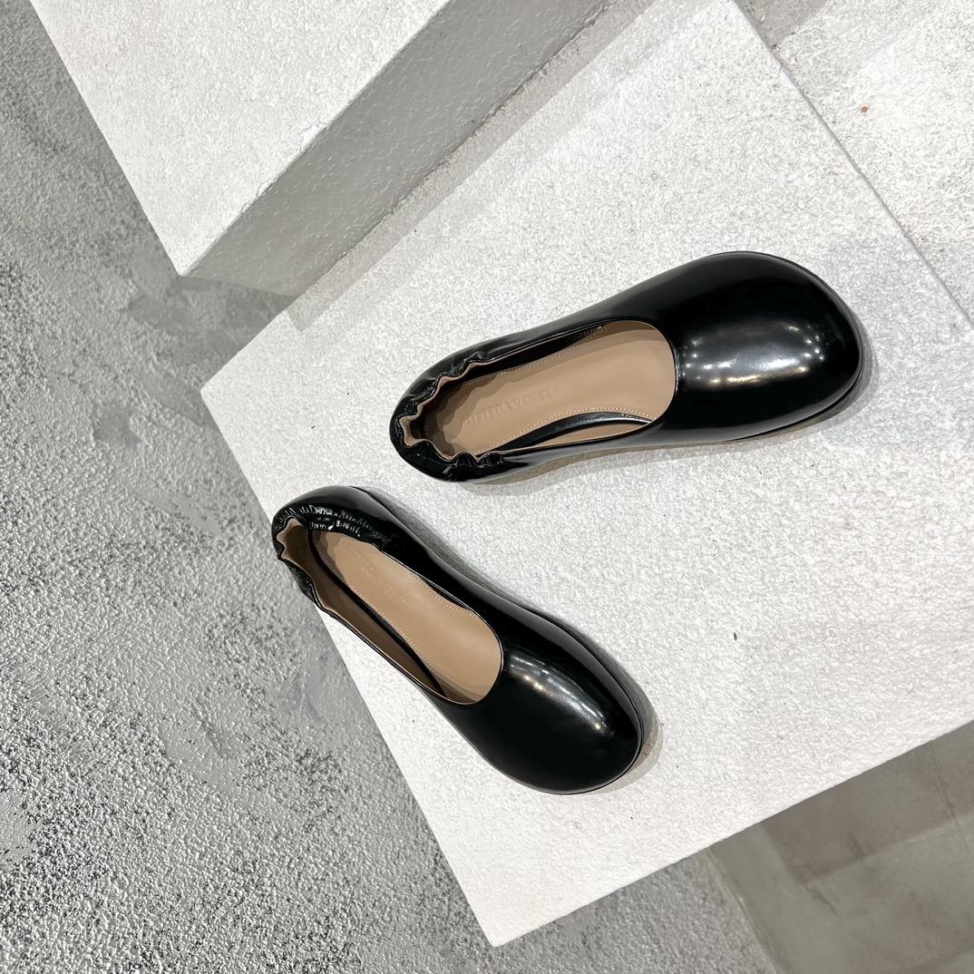 Bottega Veneta Atomic Ballerina Flat - FashionPlug