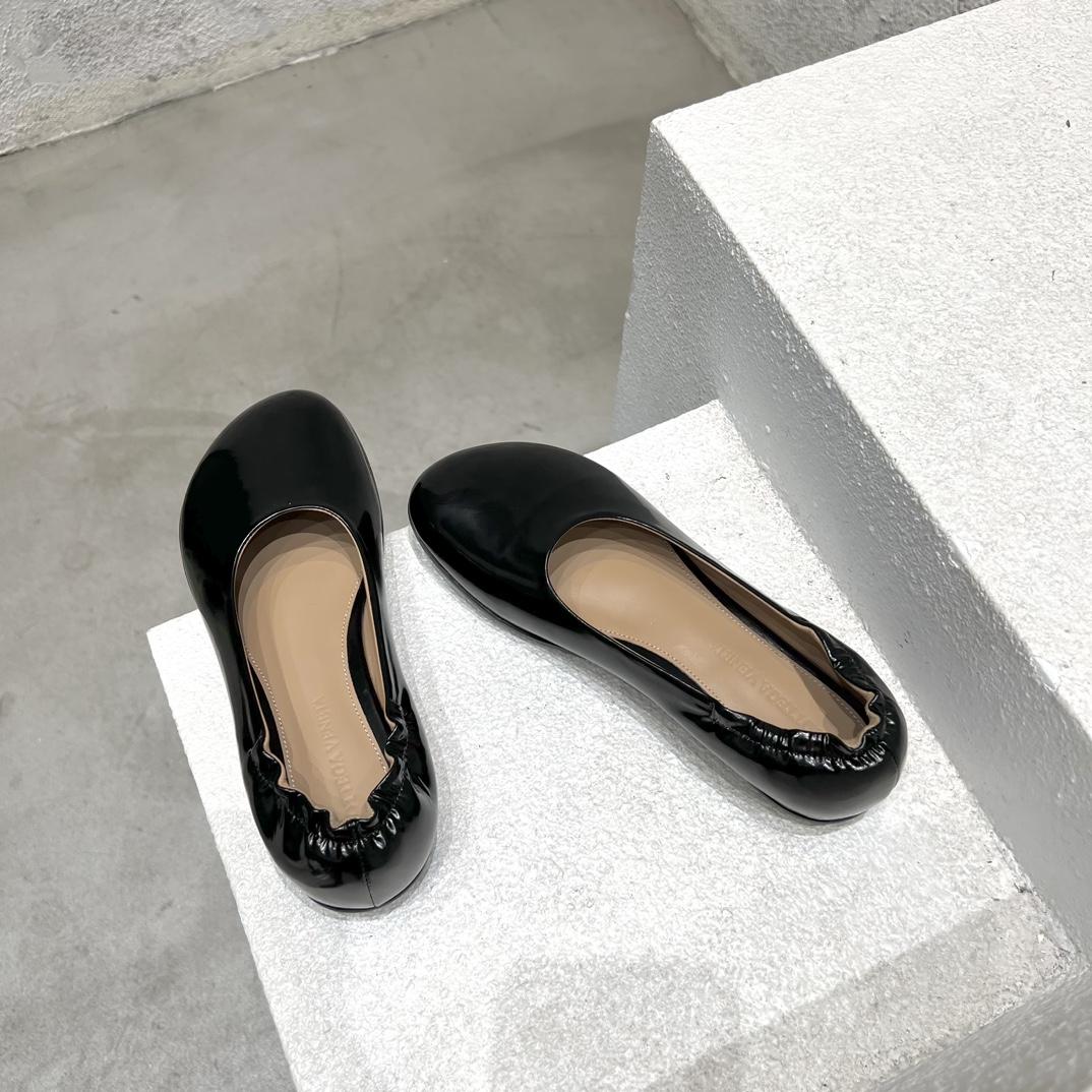 Bottega Veneta Atomic Ballerina Flat - FashionPlug