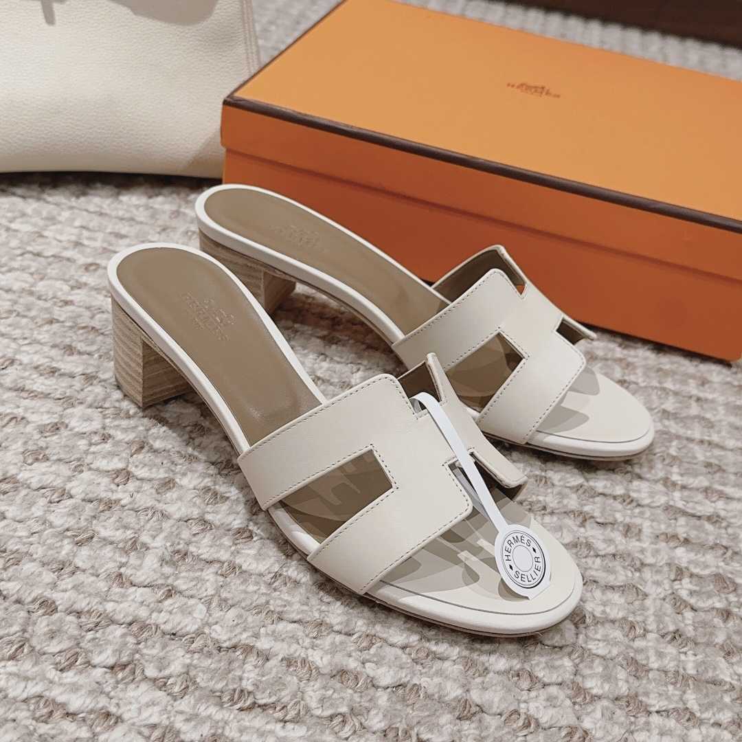 Hermes Oasis Sandal - FashionPlug