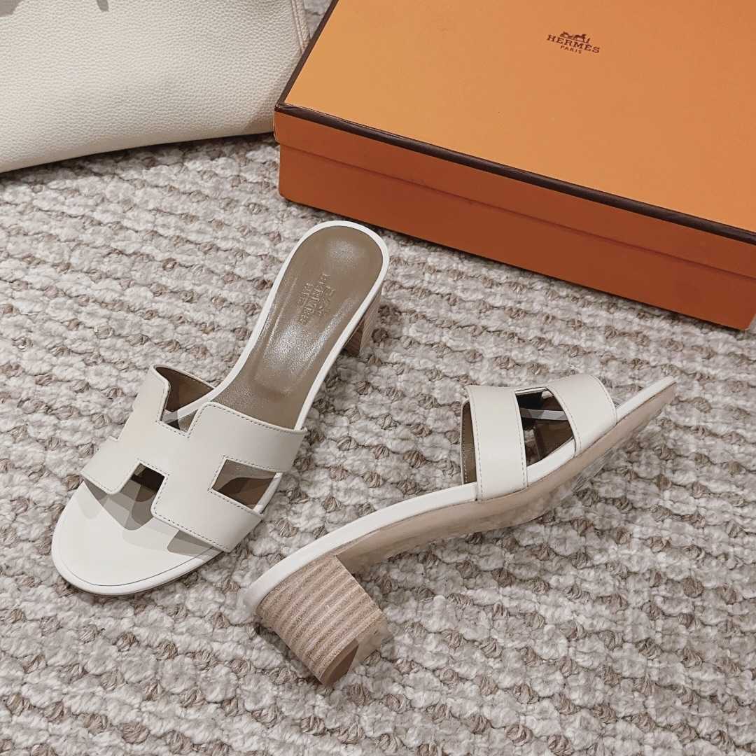 Hermes Oasis Sandal - FashionPlug