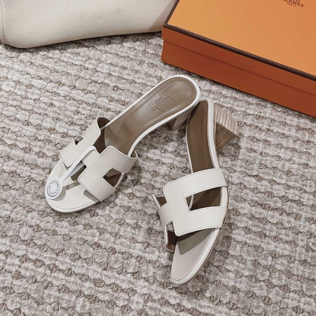 Hermes Oasis Sandal - FashionPlug