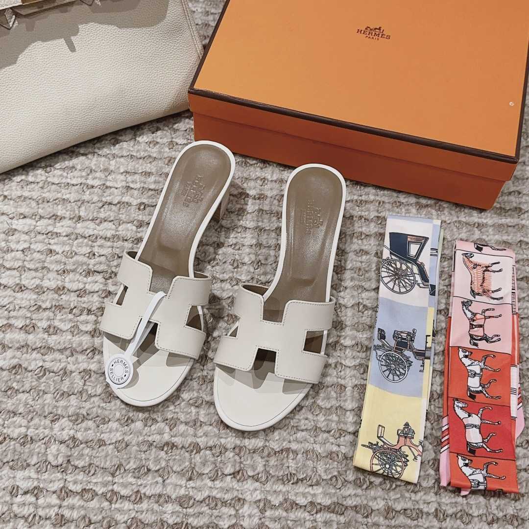 Hermes Oasis Sandal - FashionPlug