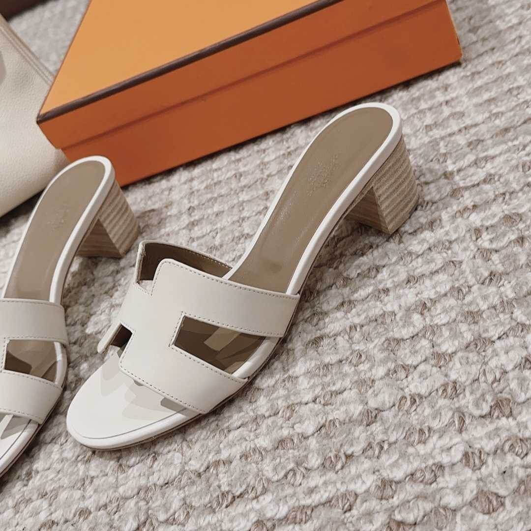 Hermes Oasis Sandal - FashionPlug