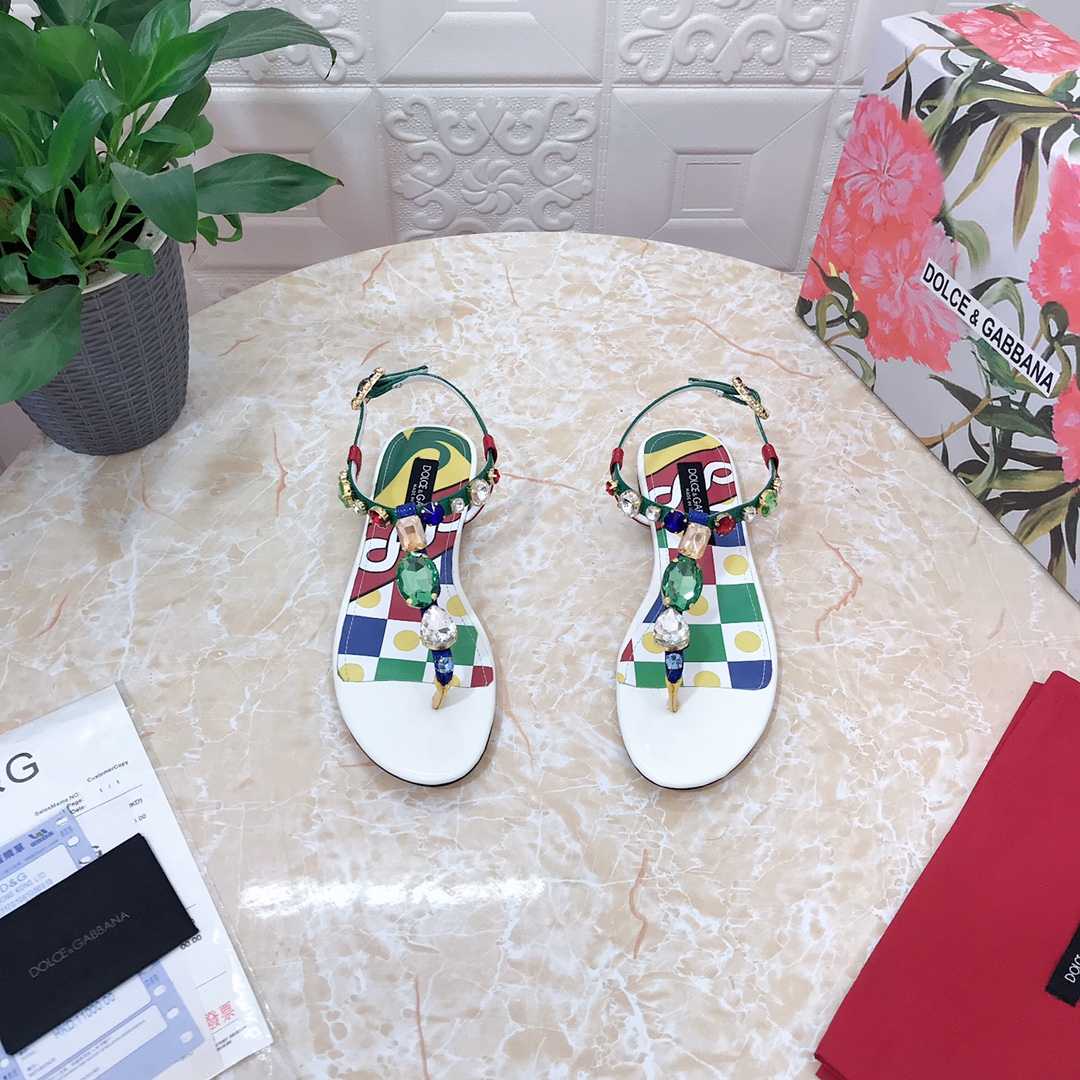 Dolce & Gabbana Patent Leather Thong Sandals - FashionPlug