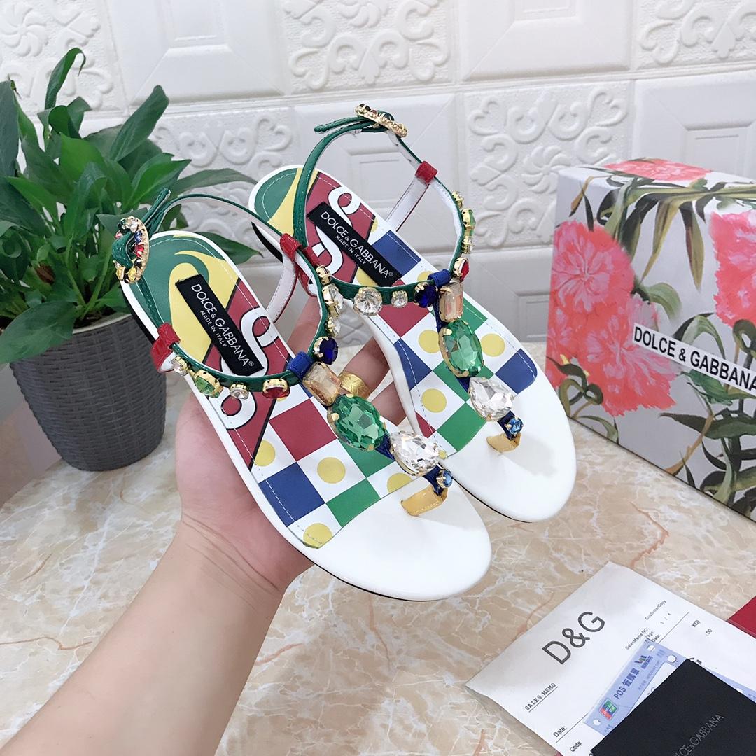 Dolce & Gabbana Patent Leather Thong Sandals - FashionPlug