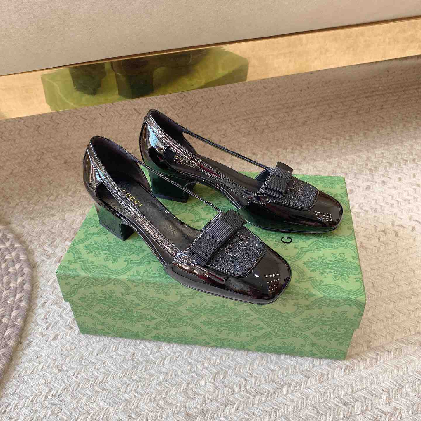 Gucci Women's Pump With GG Canvas - FashionPlug
