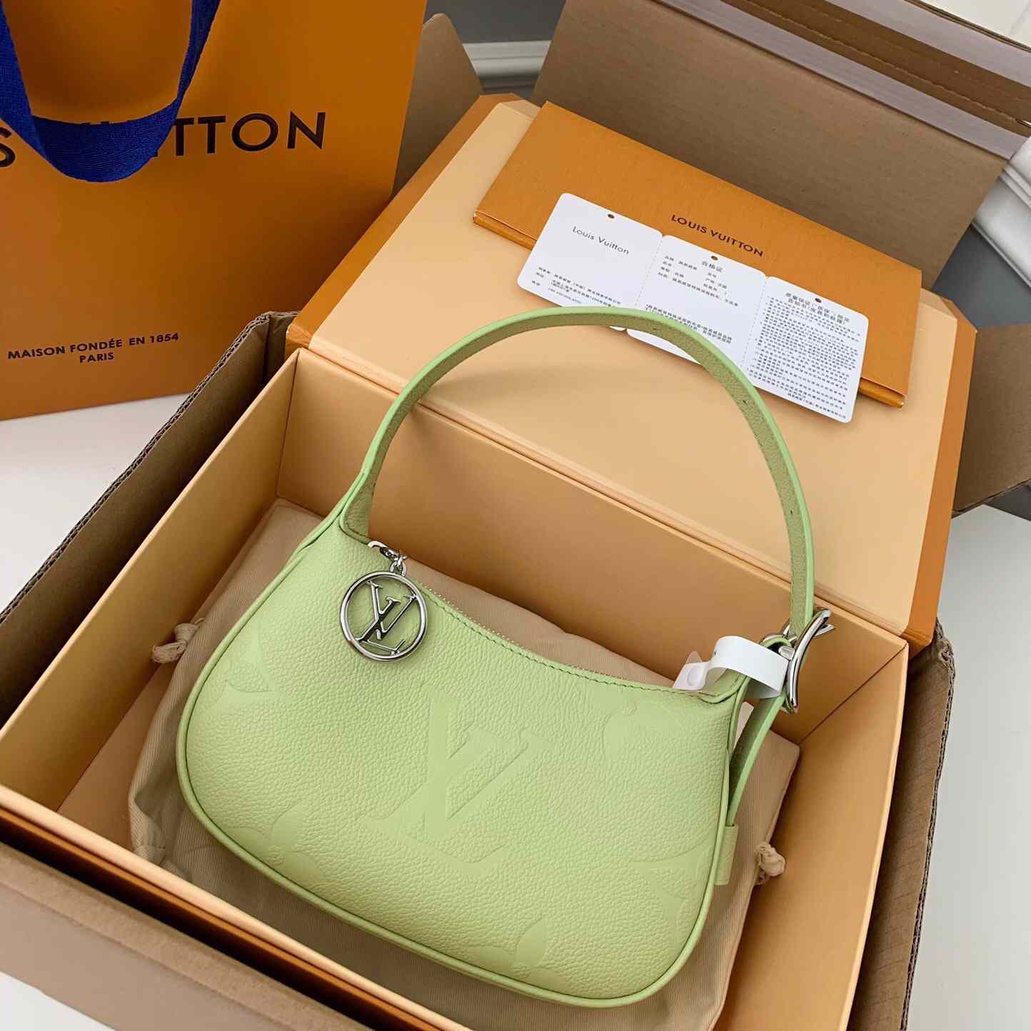Louis Vuitton Mini Moon Monogram Empreinte (20.5*11*5cm)     M82425 - FashionPlug