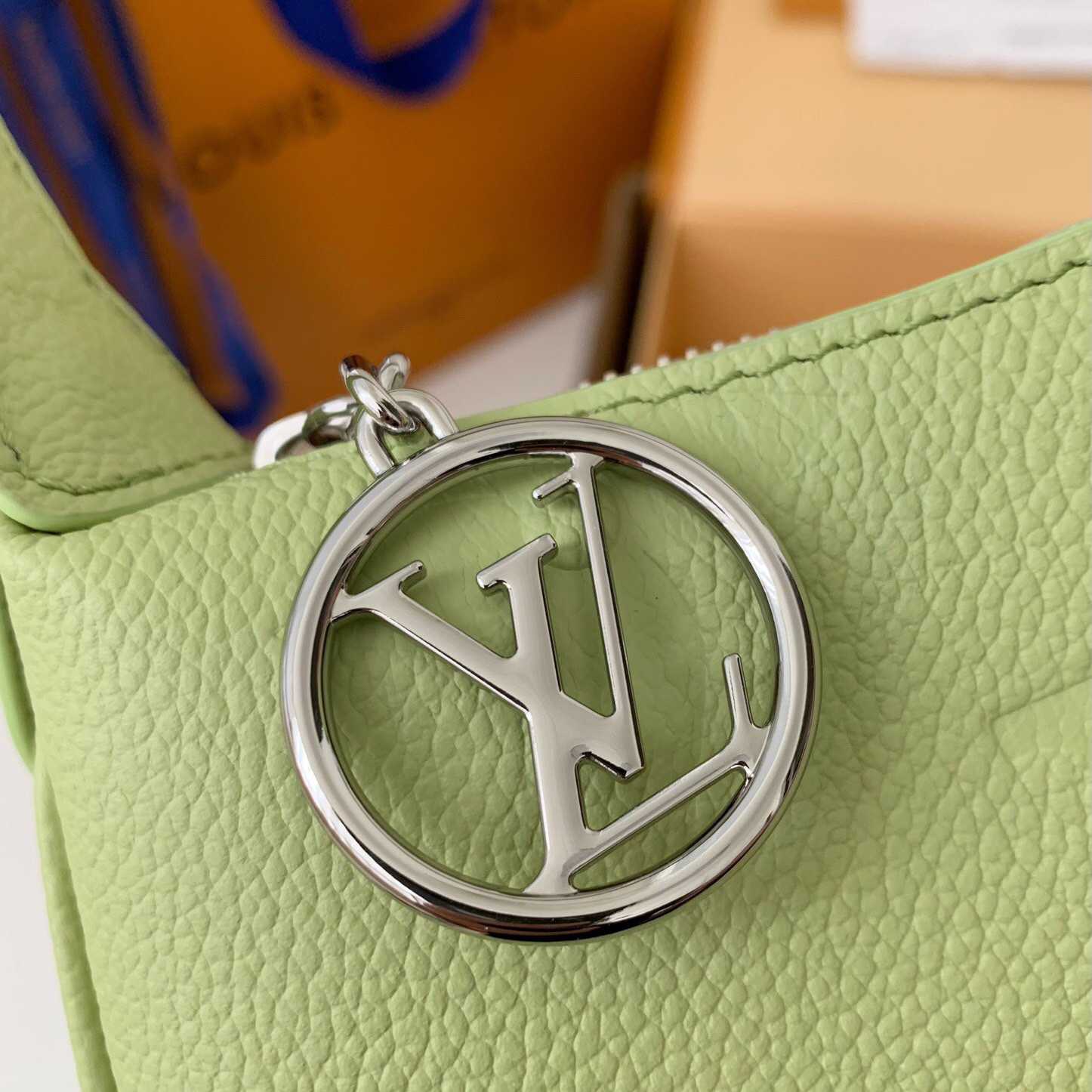 Louis Vuitton Mini Moon Monogram Empreinte (20.5*11*5cm)     M82425 - FashionPlug
