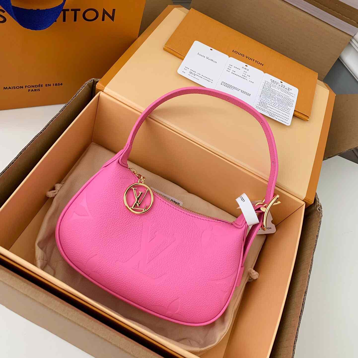 Louis Vuitton Mini Moon Monogram Empreinte (20.5*11*5cm)     M82487 - FashionPlug