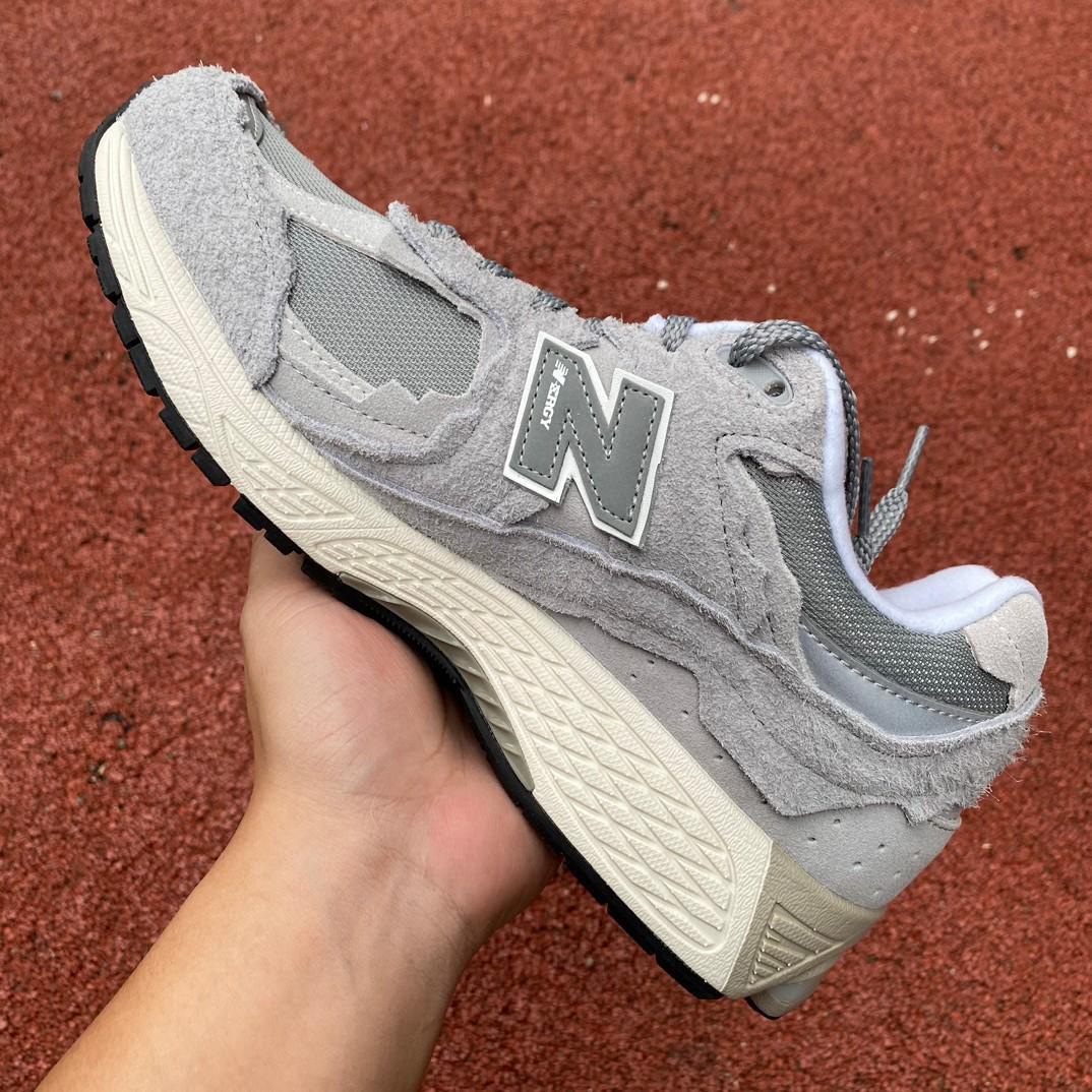 New Balance 2002R Sneakers        M2002RDM - FashionPlug