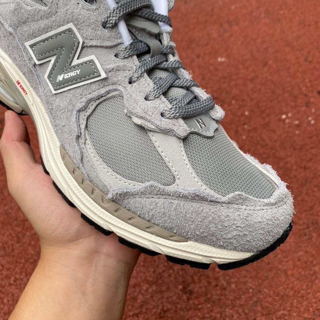 New Balance 2002R Sneakers        M2002RDM - FashionPlug