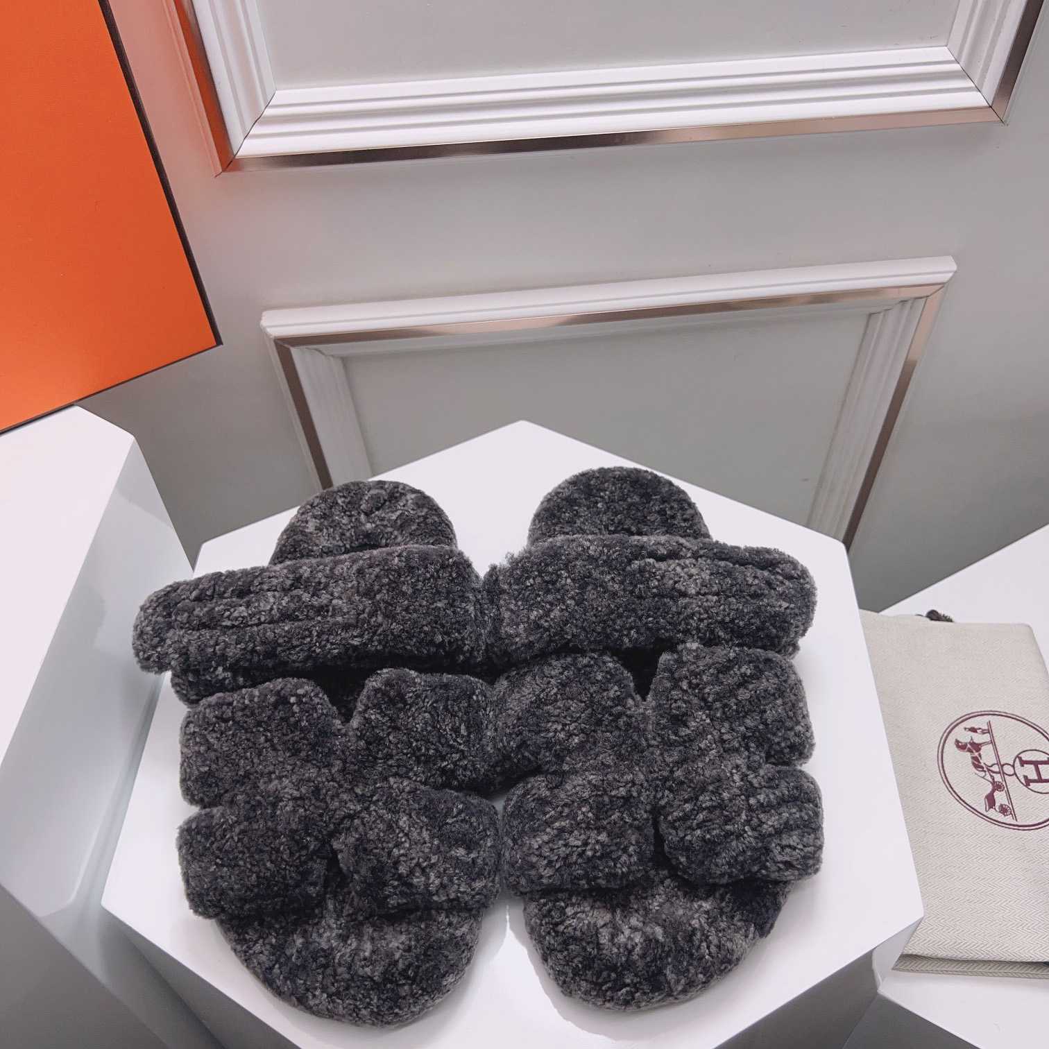 Hermes Chypre Sandal - FashionPlug