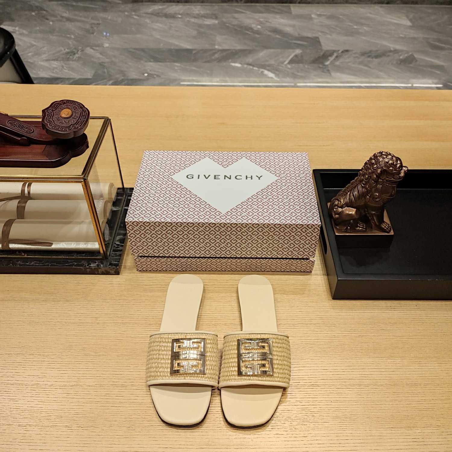 Givenchy 4G Flat Mules In Raffia - FashionPlug