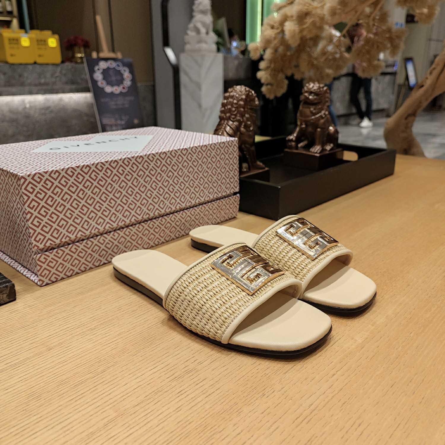 Givenchy 4G Flat Mules In Raffia - FashionPlug
