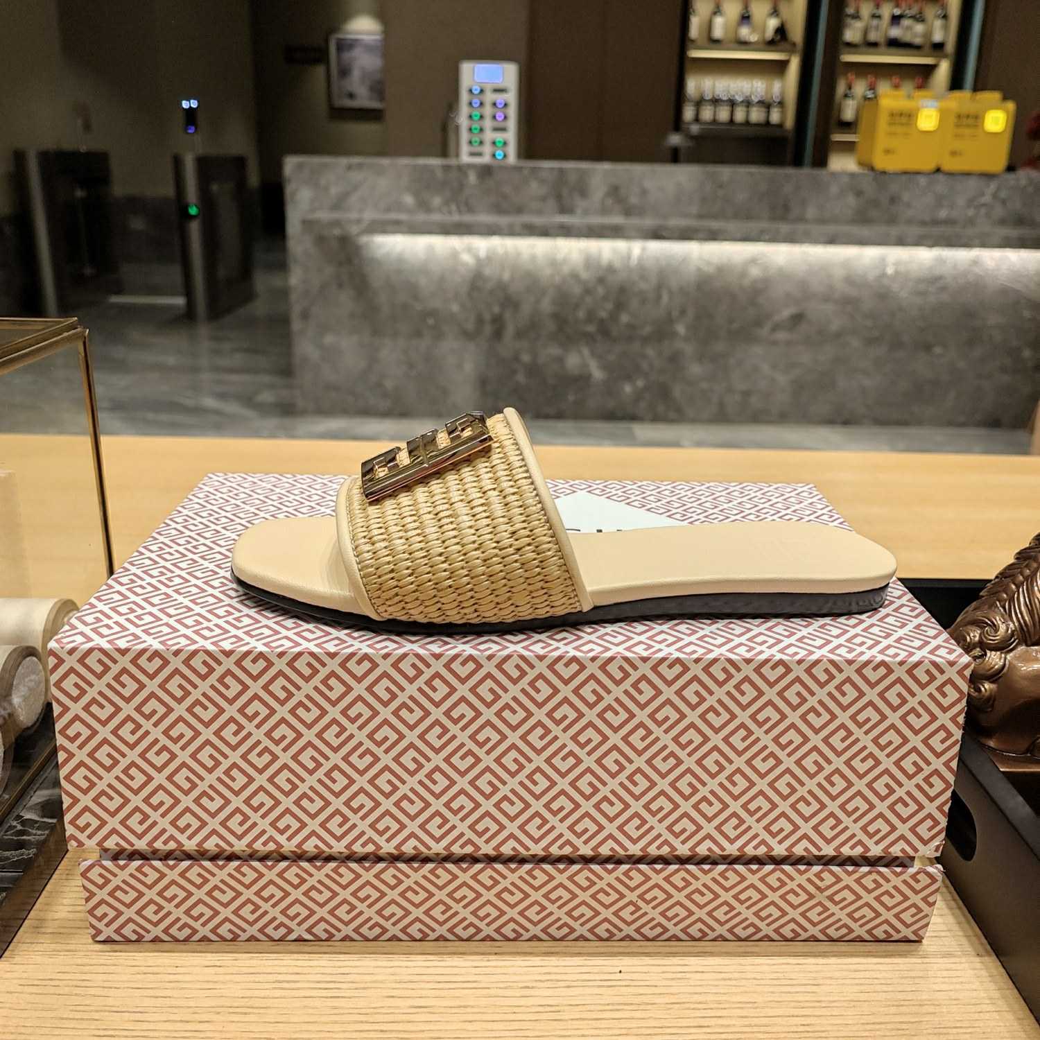 Givenchy 4G Flat Mules In Raffia - FashionPlug