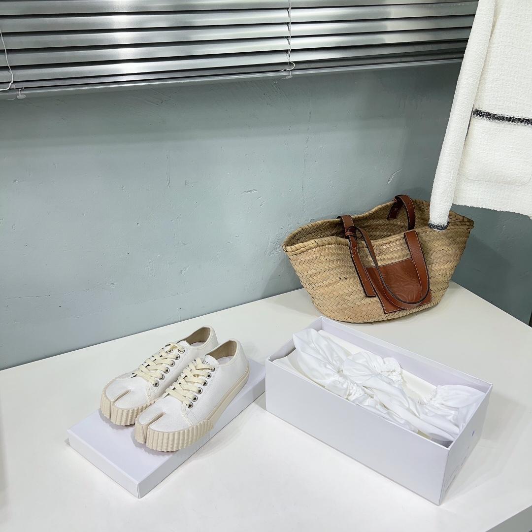 Maison Margiela Tabi Leather Sneakers - FashionPlug