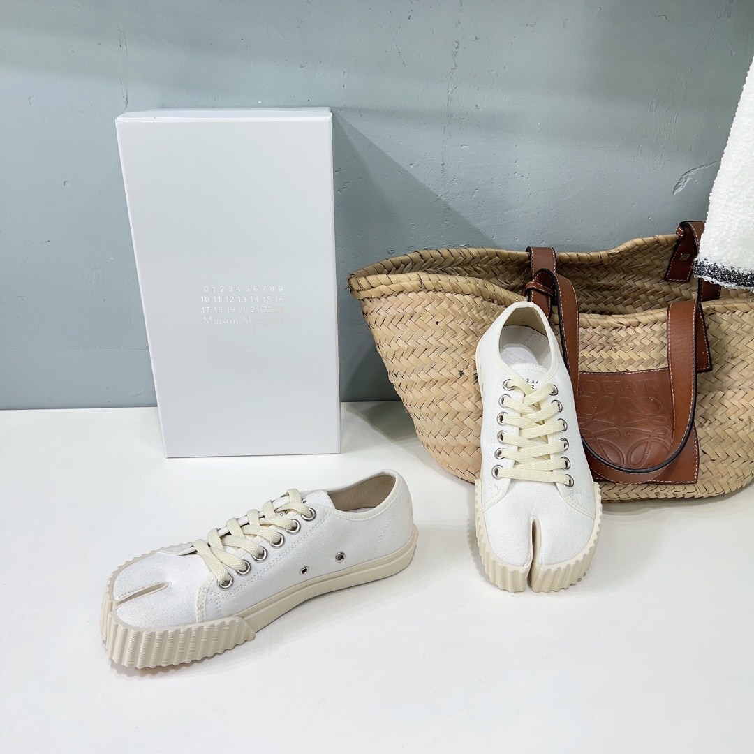 Maison Margiela Tabi Leather Sneakers - FashionPlug