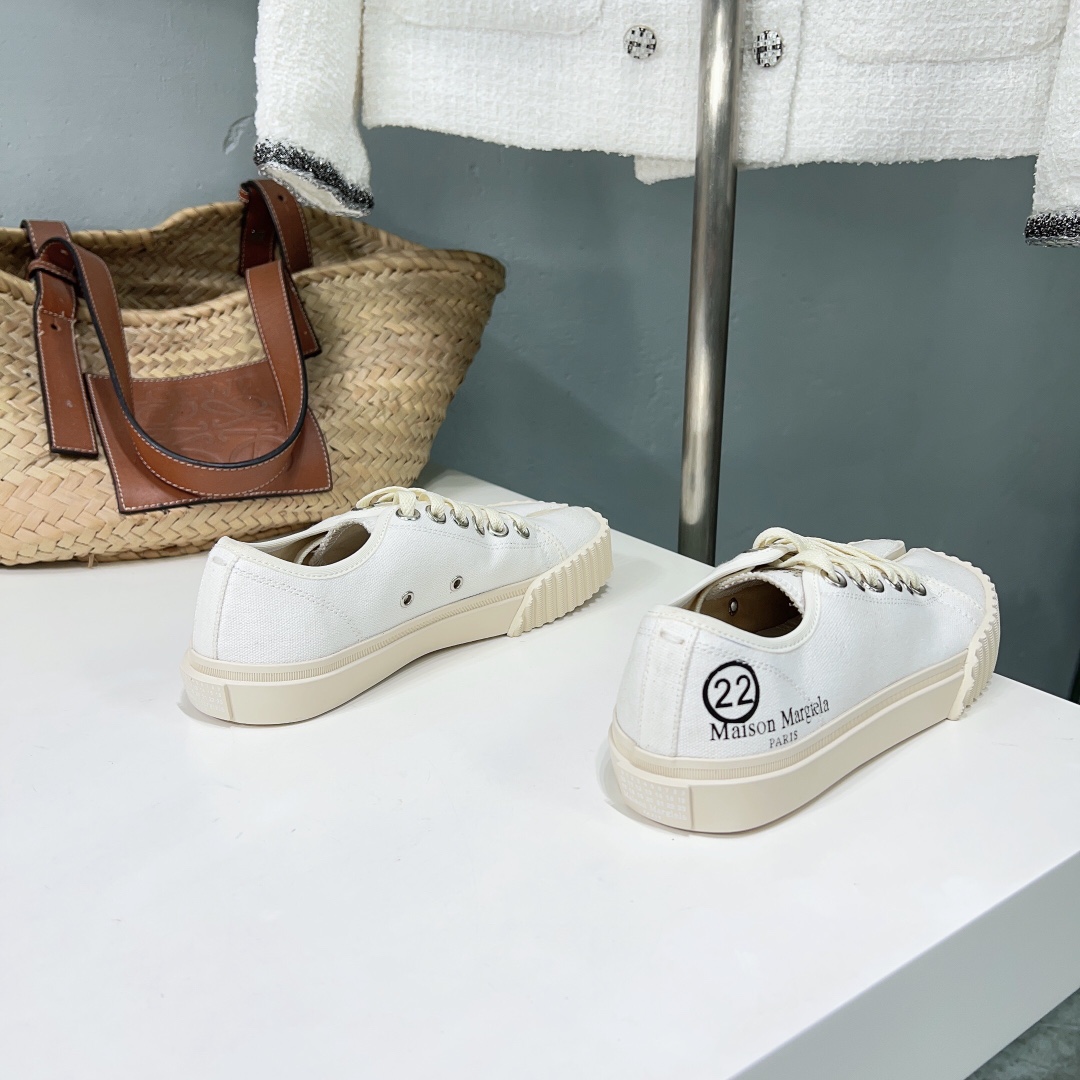 Maison Margiela Tabi Leather Sneakers - FashionPlug