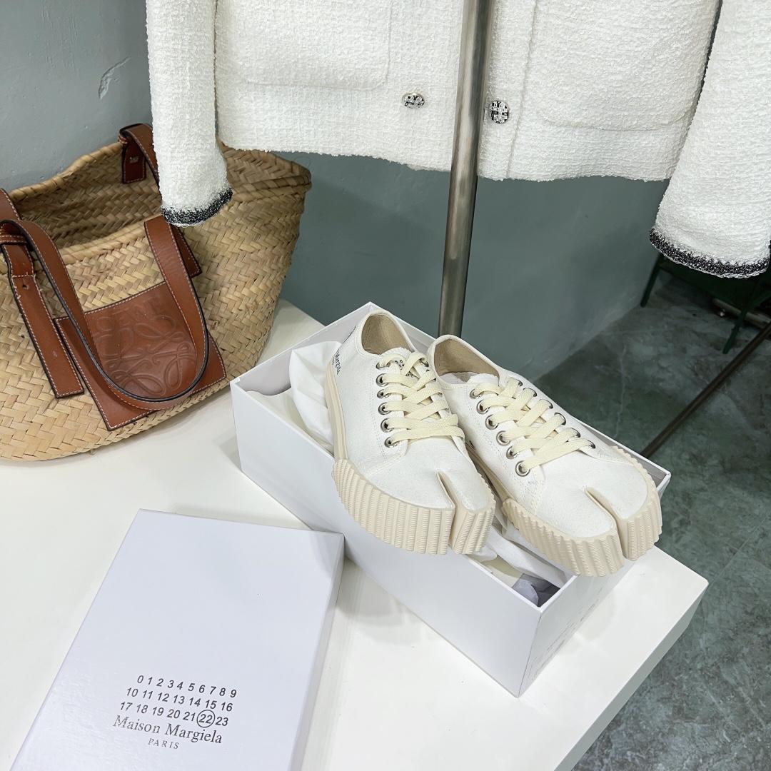 Maison Margiela Tabi Leather Sneakers - FashionPlug
