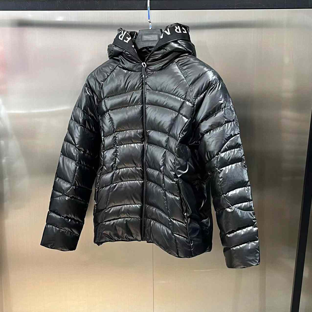 Moncler Narlay Short Down Jacket - FashionPlug