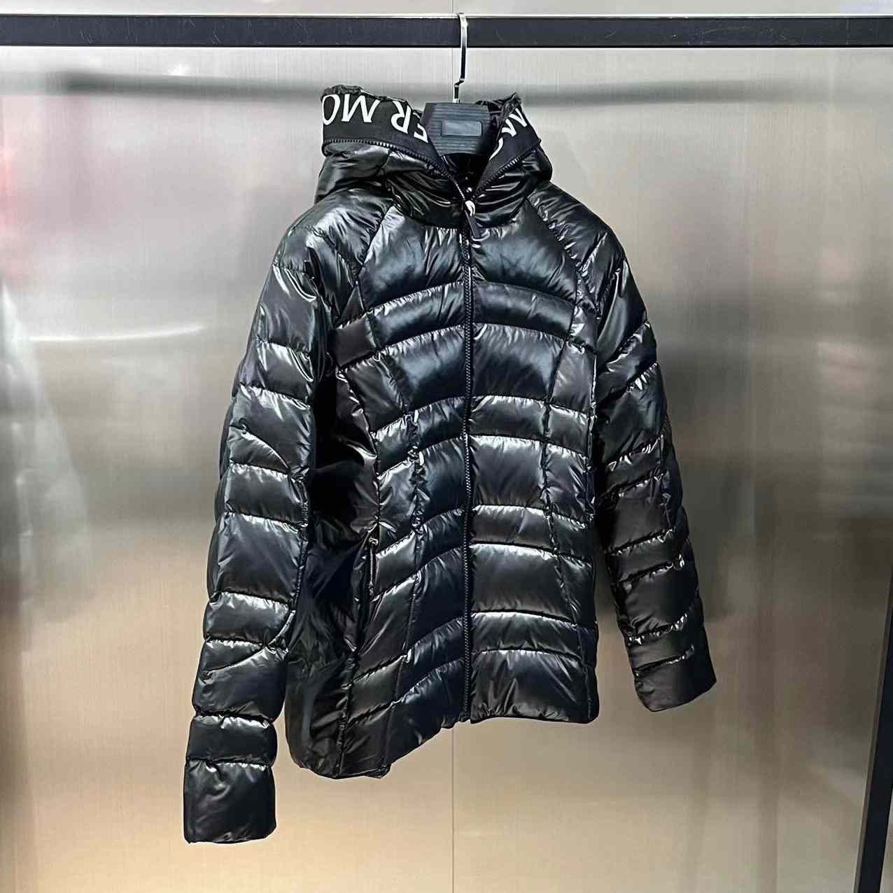 Moncler Narlay Short Down Jacket - FashionPlug