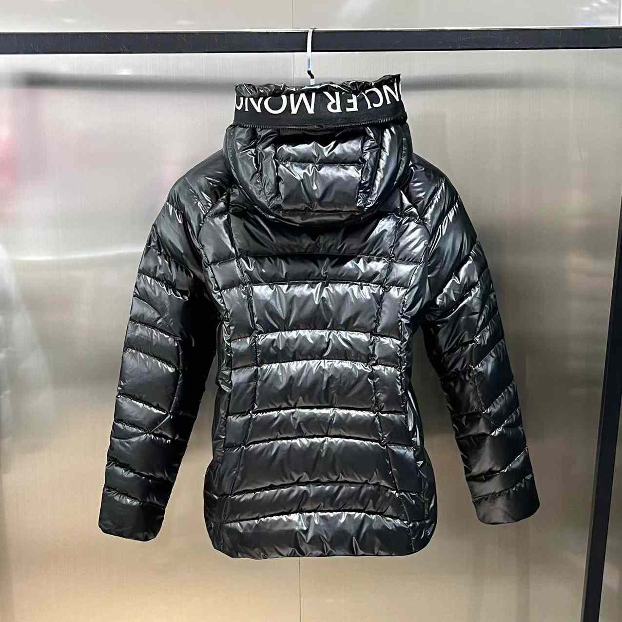 Moncler Narlay Short Down Jacket - FashionPlug