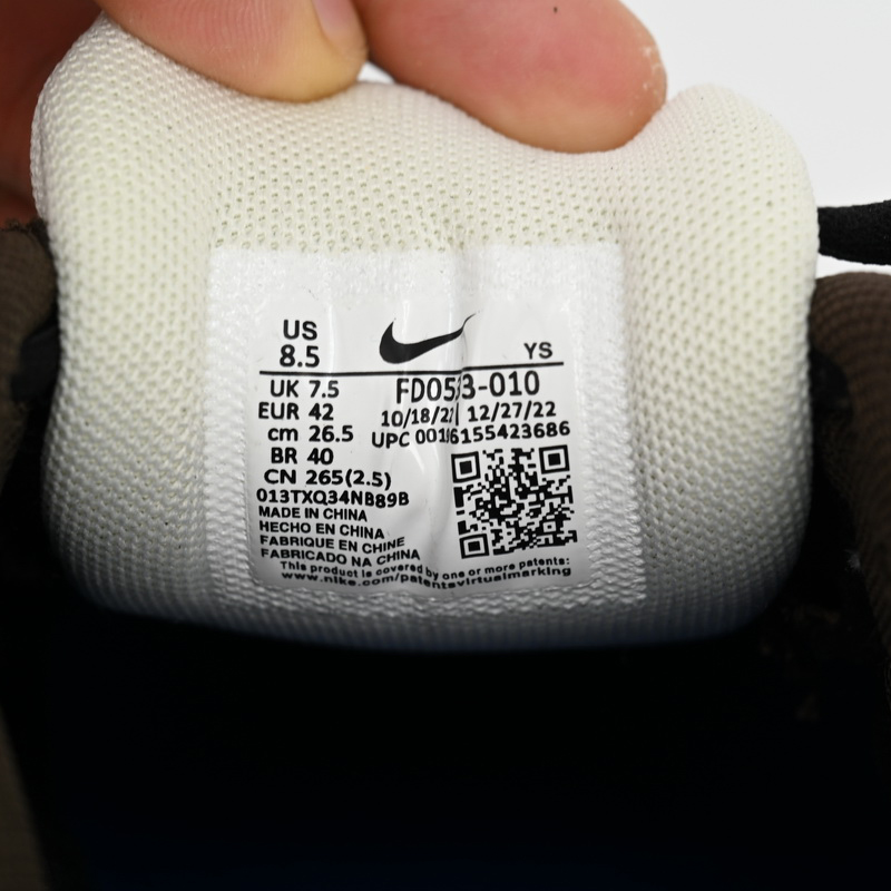 NikeAir Zoom Vomero 5 Pure Black Sneaker    FD0533-010  - FashionPlug