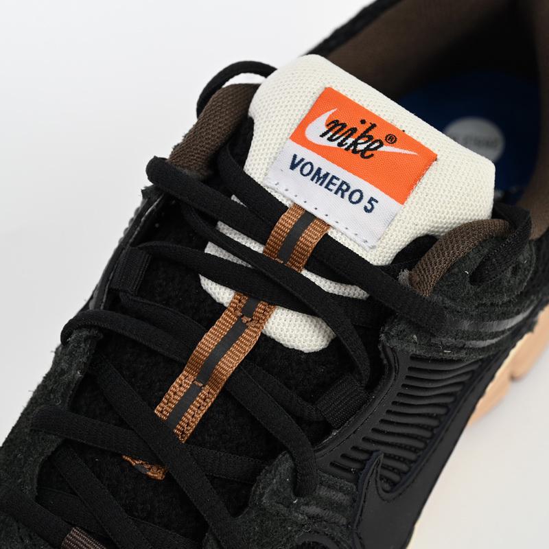 NikeAir Zoom Vomero 5 Pure Black Sneaker    FD0533-010  - FashionPlug