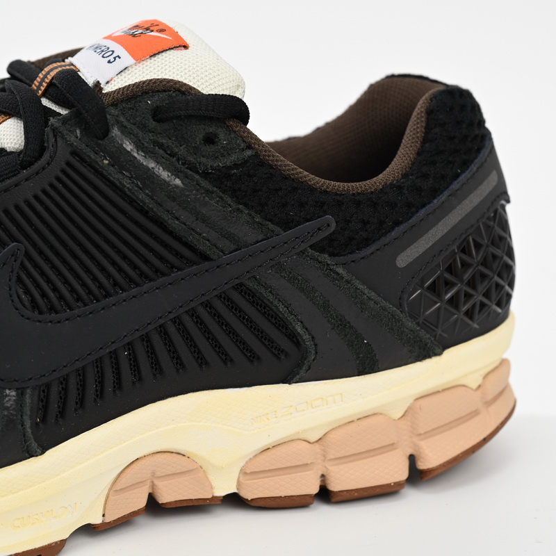 NikeAir Zoom Vomero 5 Pure Black Sneaker    FD0533-010  - FashionPlug