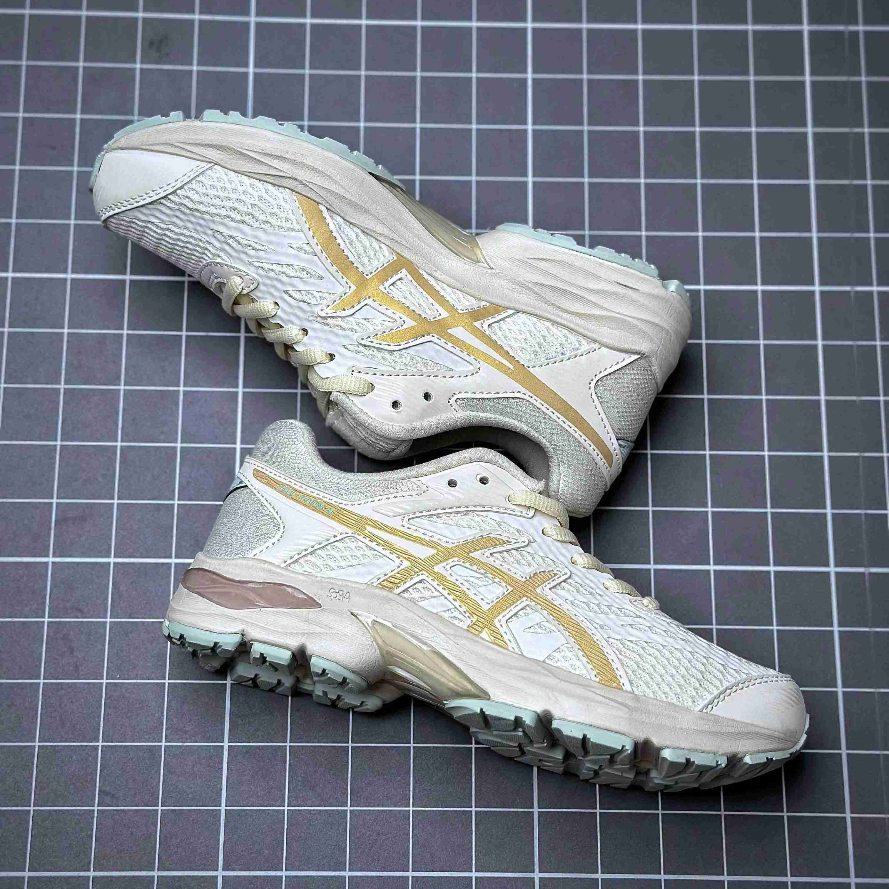 Asics Gel-Flux 4 Sneakers  - FashionPlug