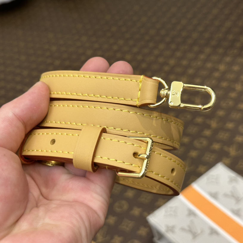 Louis Vuitton Petit Sac Plat(14 x 17 x 5cm)   M23615 - FashionPlug