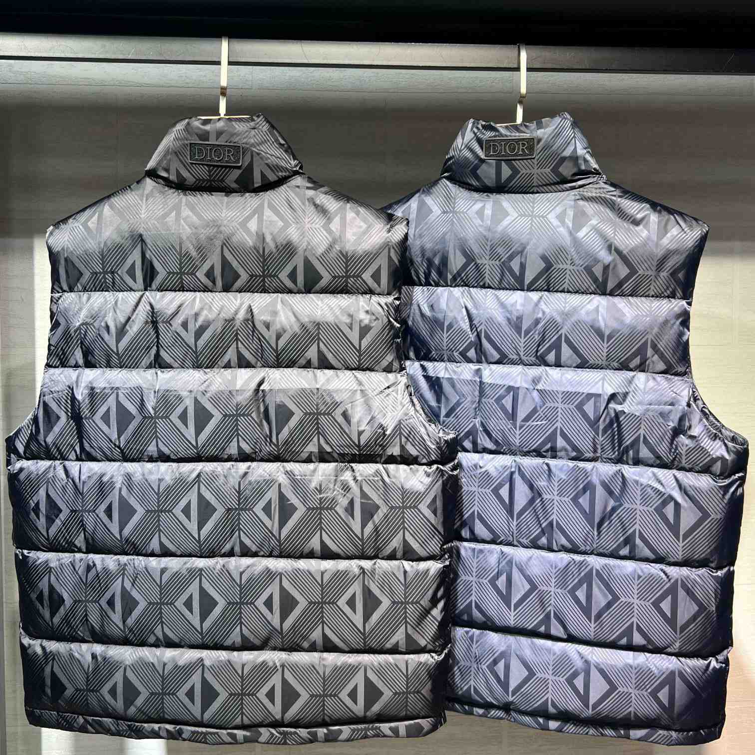 Dior Sleeveless Down Jacket - FashionPlug